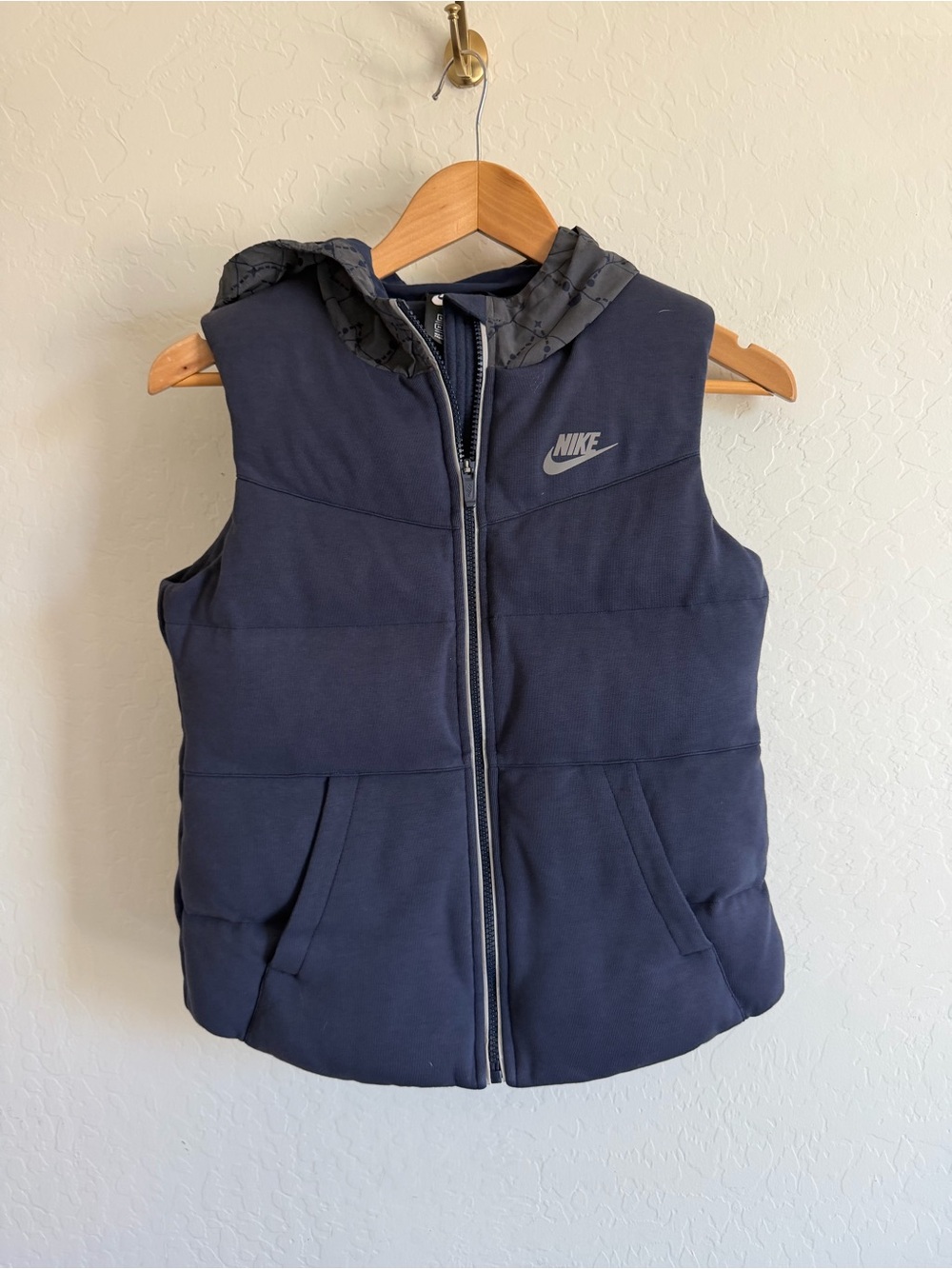 Nike Kids Tech Pack Synthetic-Fill Hooded Puffer Vest Navy Blue - Medium